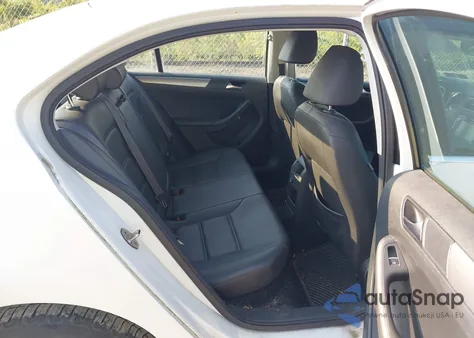 2015 Volkswagen Jetta 1.8T Se из США, поврежденный, VIN 3VWD17AJ4FM312923